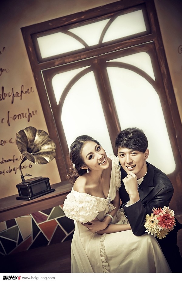 点击大图看下一张：韩风弥漫 婚纱摄影