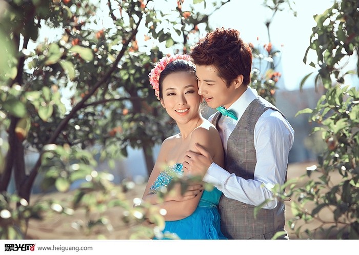 点击大图看下一张：爱意浓 婚纱摄影