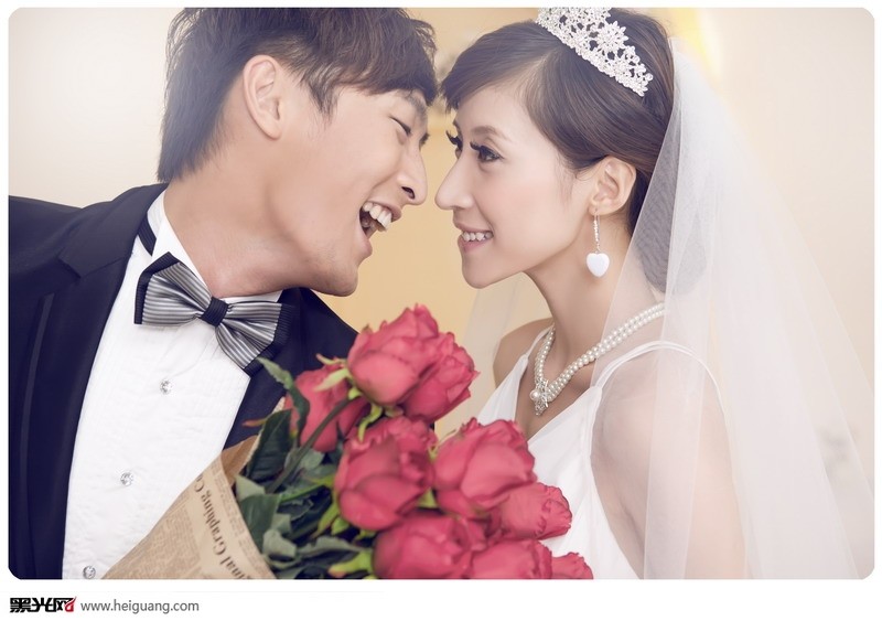 点击大图看下一张：恋语 婚纱摄影