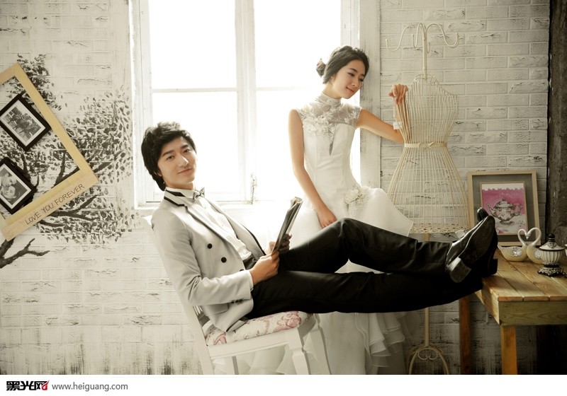 点击大图看下一张：格林童话 婚纱摄影