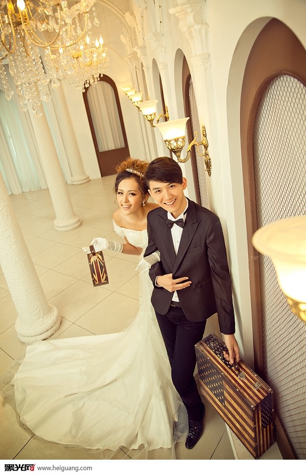 点击大图看下一张：倾城之恋 婚纱摄影