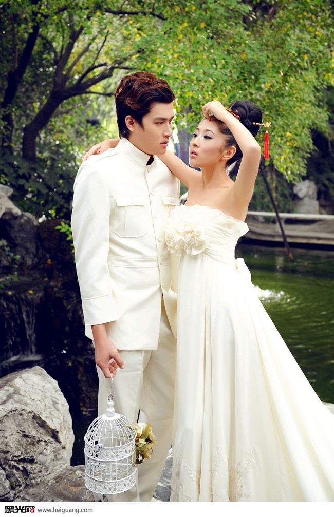 点击大图看下一张：中国风．映像 婚纱摄影