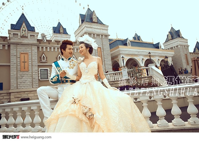 点击大图看下一张：王的宫殿 婚纱摄影