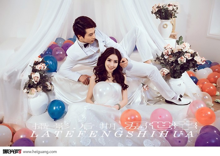 点击大图看下一张：恋爱假期 婚纱摄影