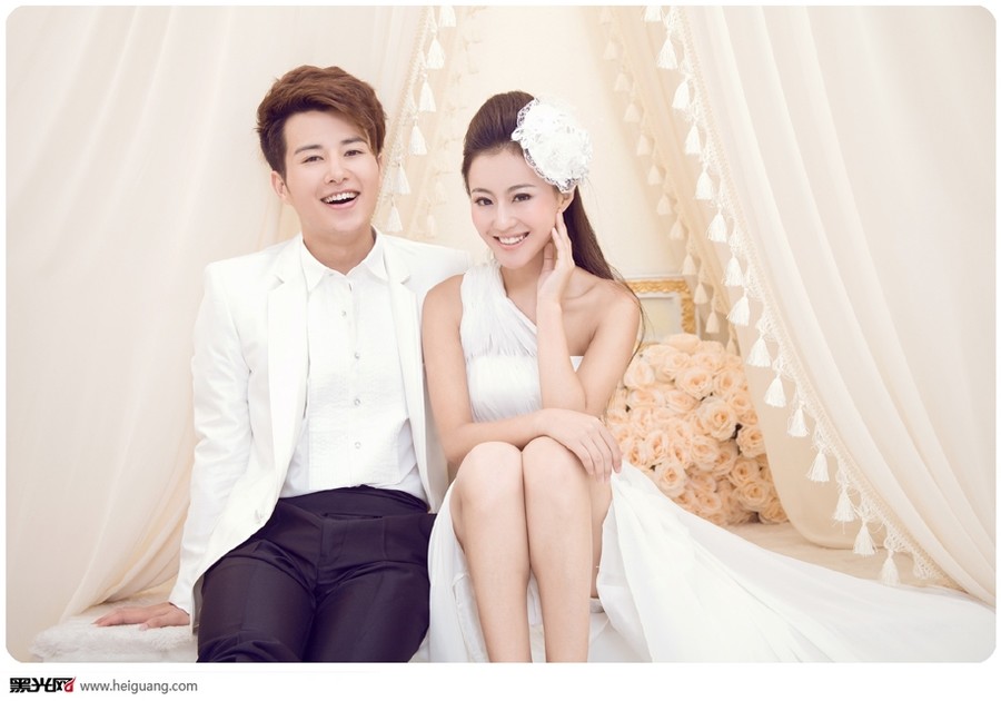 点击大图看下一张：恋上你的床 婚纱摄影