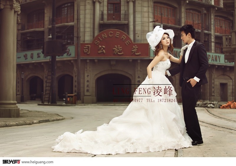 点击大图看下一张：恋人有约 婚纱摄影