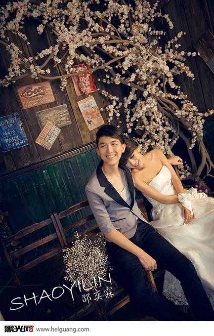 点击大图看下一张：情花絮语 婚纱摄影