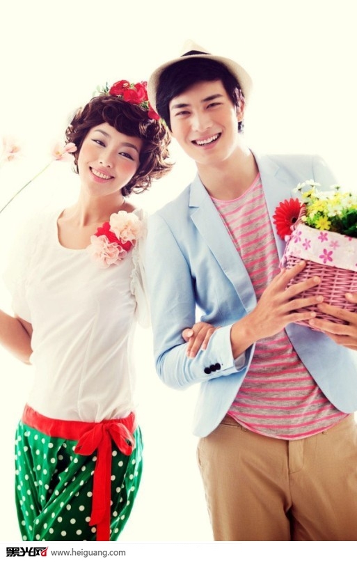 点击大图看下一张：苹果女孩的韩味小清新 婚纱摄影