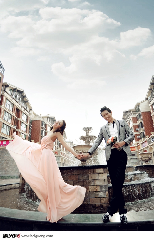 点击大图看下一张:午后 婚纱摄影