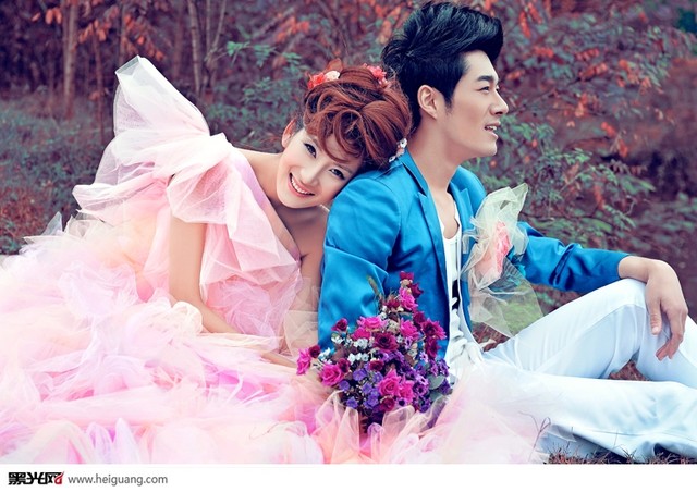 点击大图看下一张：我们约会吧 婚纱摄影