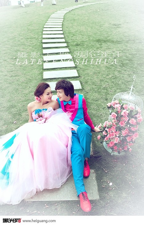 点击大图看下一张：春季情缘 婚纱摄影