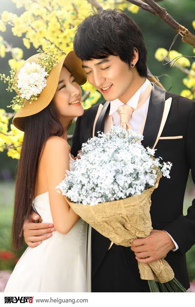 点击大图看下一张:漫步北欧的夏 婚纱摄影