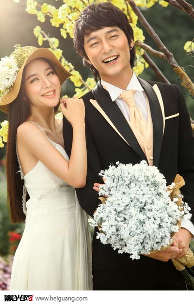 点击大图看下一张：漫步北欧的夏 婚纱摄影