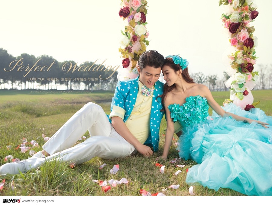 点击大图看下一张：完美婚礼 婚纱摄影