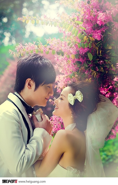 点击大图看下一张：花语 婚纱摄影