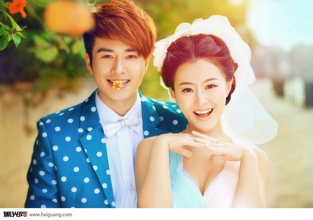 点击大图看下一张：春暖花开 婚纱摄影