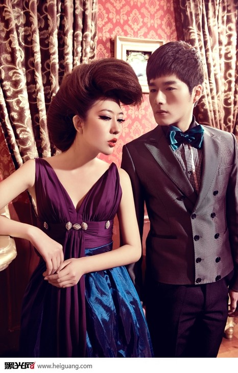 点击大图看下一张：再现奢华 婚纱摄影