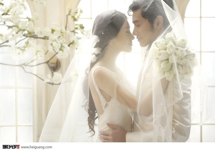 点击大图看下一张:尊爵会馆 婚纱摄影