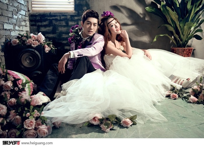 点击大图看下一张：娜塔莎的轮回 婚纱摄影