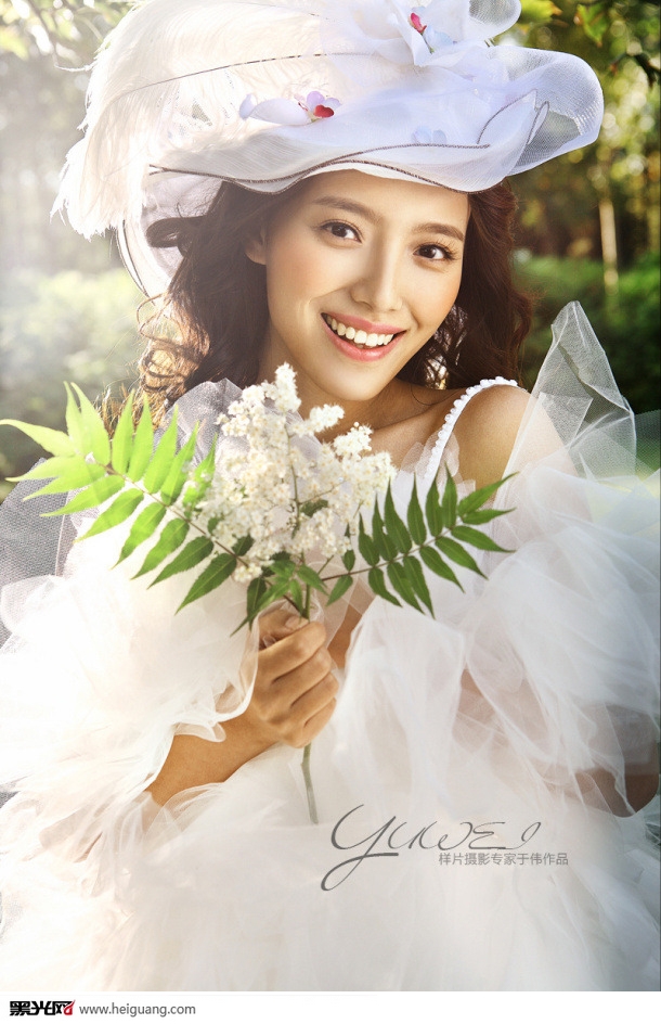 点击大图看下一张：秋意浓浓 婚纱摄影