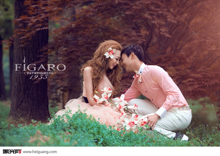 点击大图看下一张：花垂爱 婚纱摄影