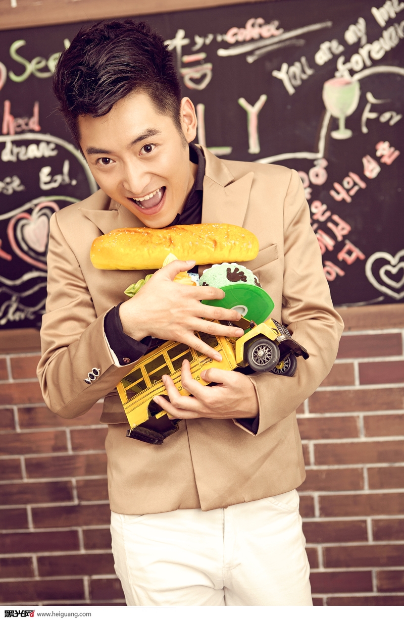 点击大图看下一张：公主施佳莉 婚纱摄影