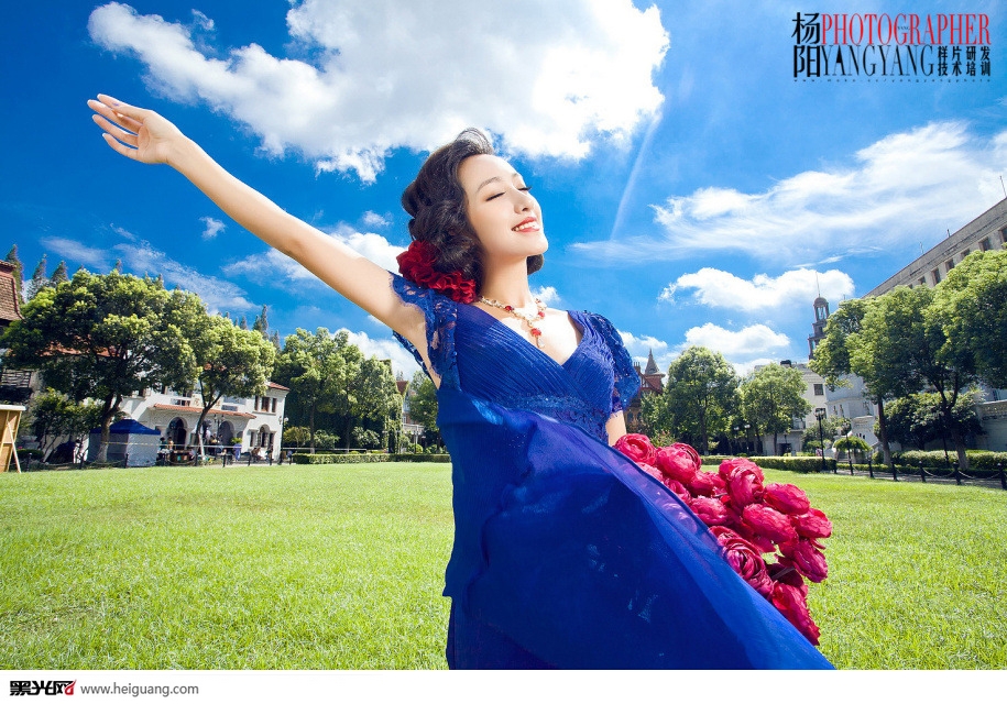 点击大图看下一张：Blue Sky 婚纱摄影