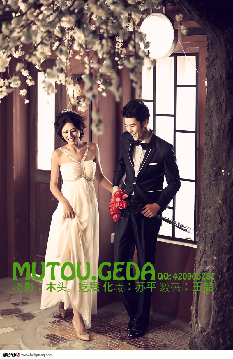 点击大图看下一张：咖啡古木 婚纱摄影