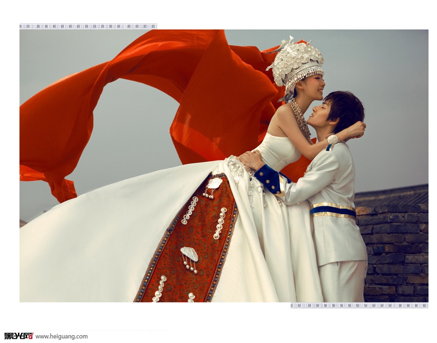 点击大图看下一张：银装素裹 婚纱摄影