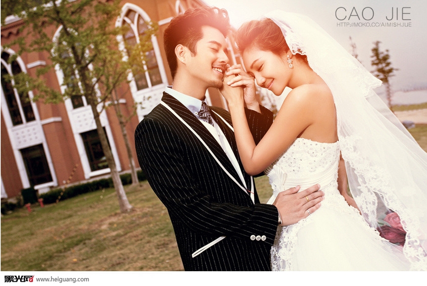 点击大图看下一张：教堂的纪念 婚纱摄影