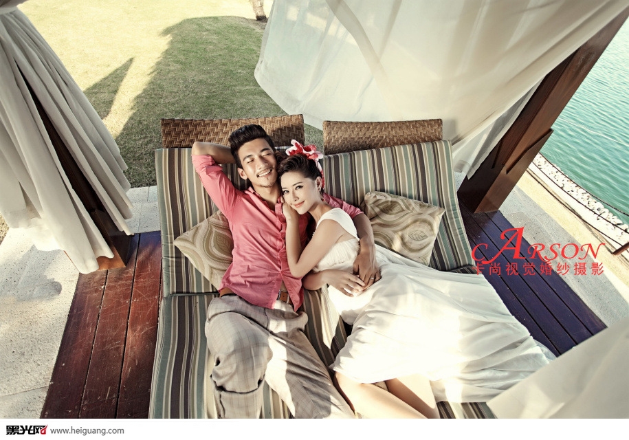 点击大图看下一张：海湾恋人 婚纱摄影