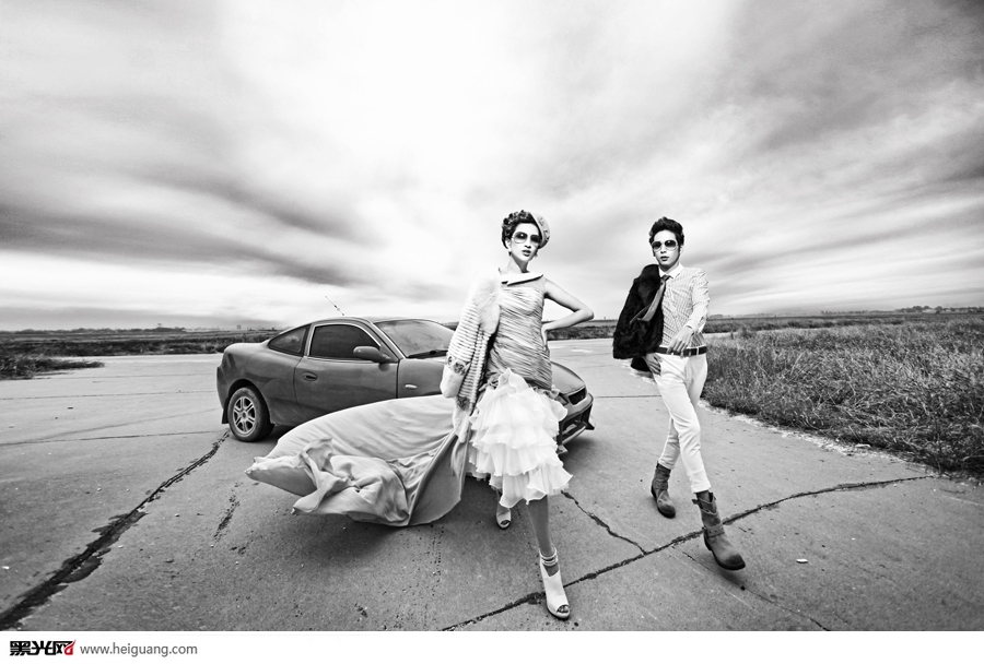 点击大图看下一张：峰流蕴藉 婚纱摄影