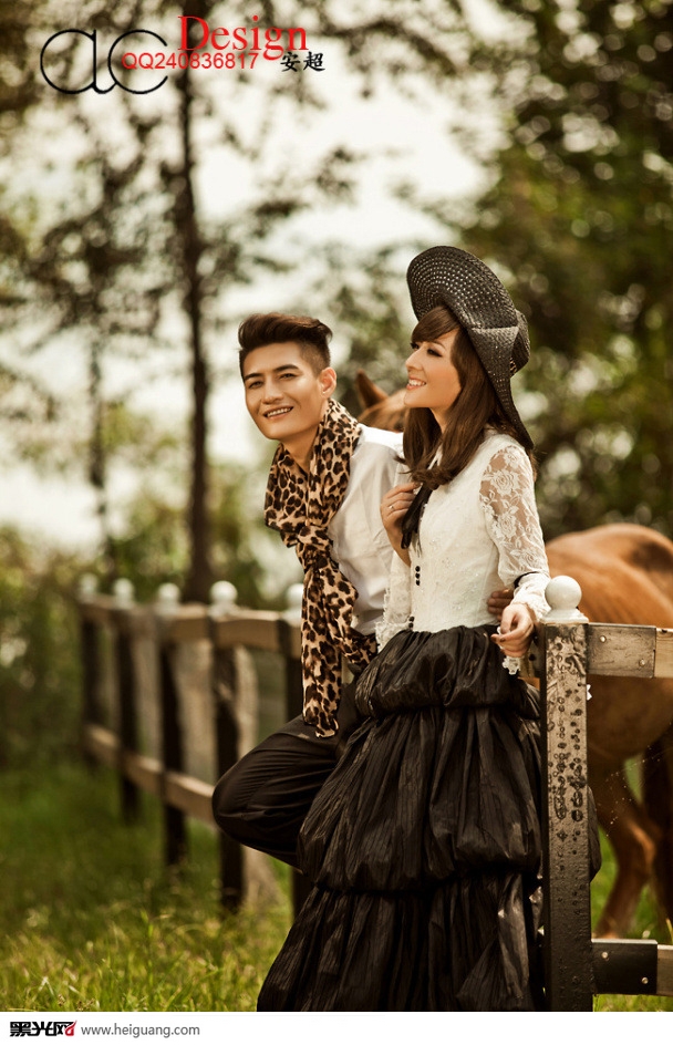 点击大图看下一张：跑马场 婚纱摄影