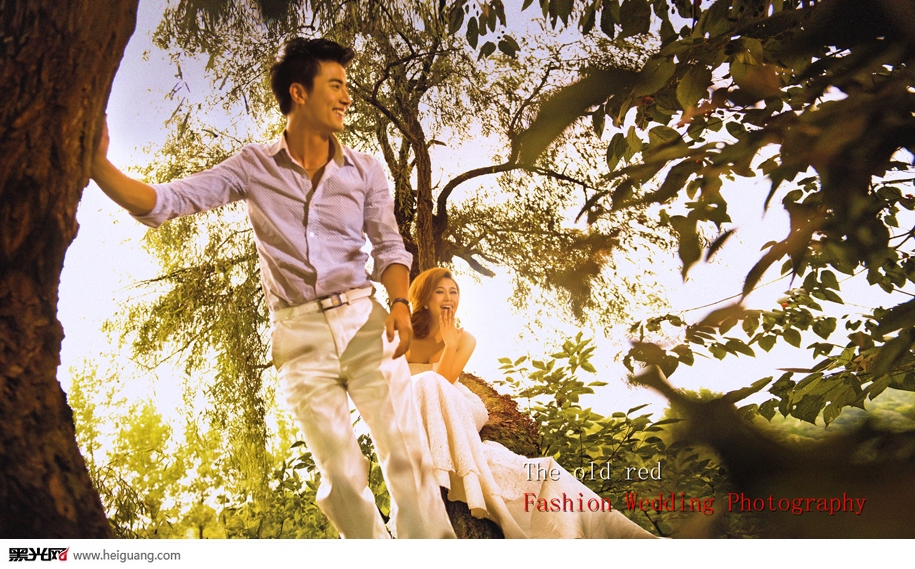 点击大图看下一张：秋天恋歌 婚纱摄影