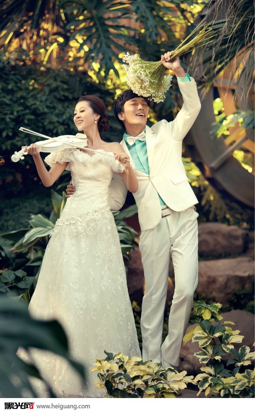 点击大图看下一张：热带雨林 婚纱摄影