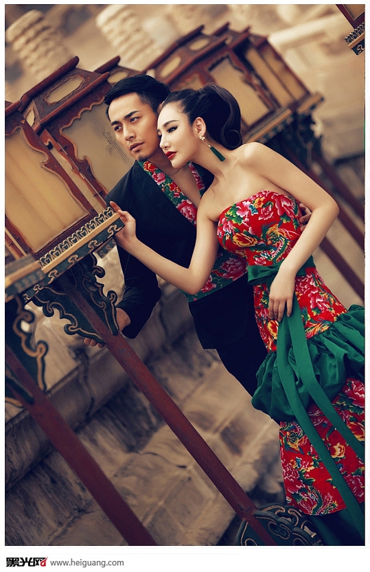 点击大图看下一张：绝色容颜 婚纱摄影