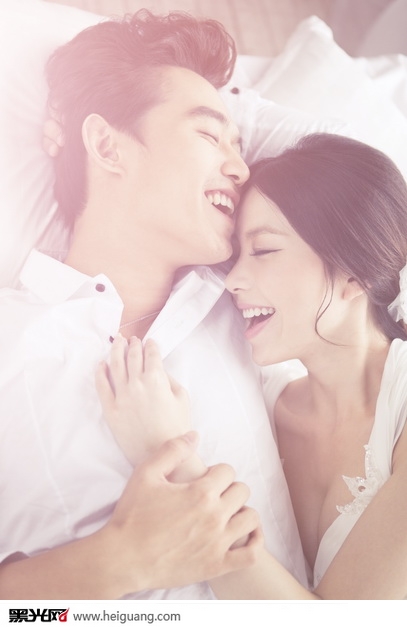 点击大图看下一张：爱很简单 婚纱摄影