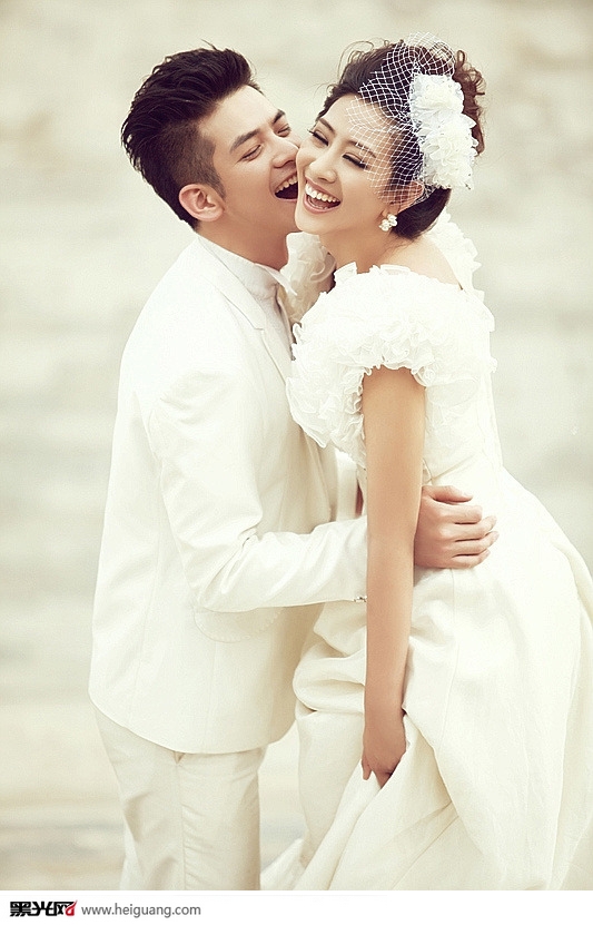 点击大图看下一张：牵手&浪漫 婚纱摄影