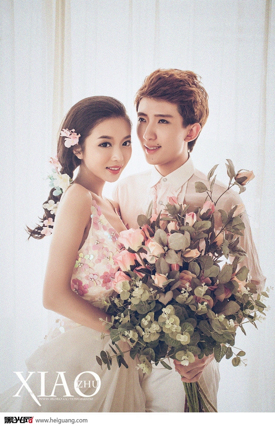 点击大图看下一张：花儿的约定 婚纱摄影