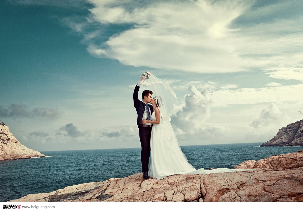 点击大图看下一张：拥抱似水年华 婚纱摄影