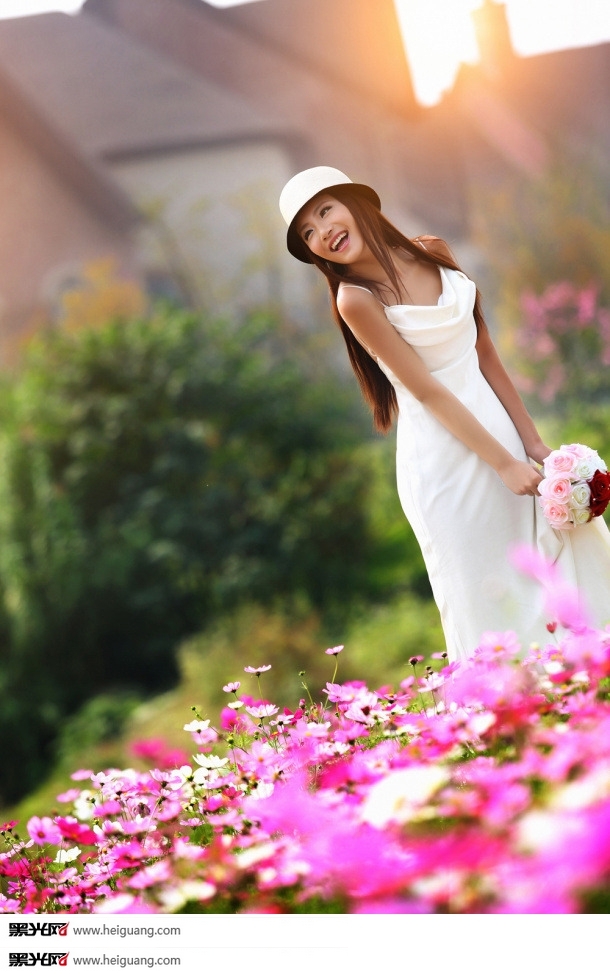 点击大图看下一张:廊桥青春 婚纱摄影