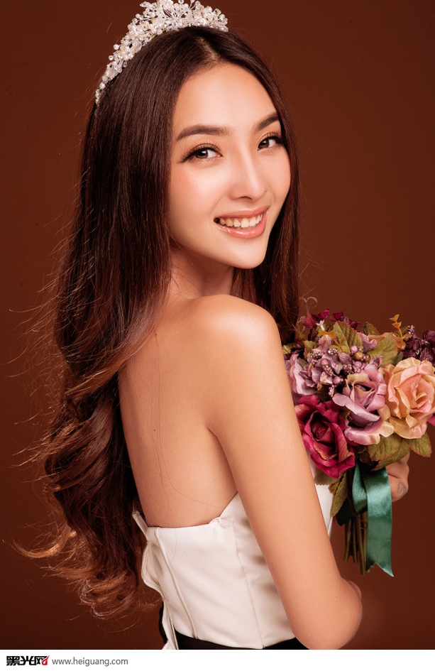 点击大图看下一张：此生有你 婚纱摄影