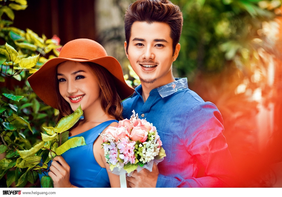 点击大图看下一张：浪漫花事 婚纱摄影