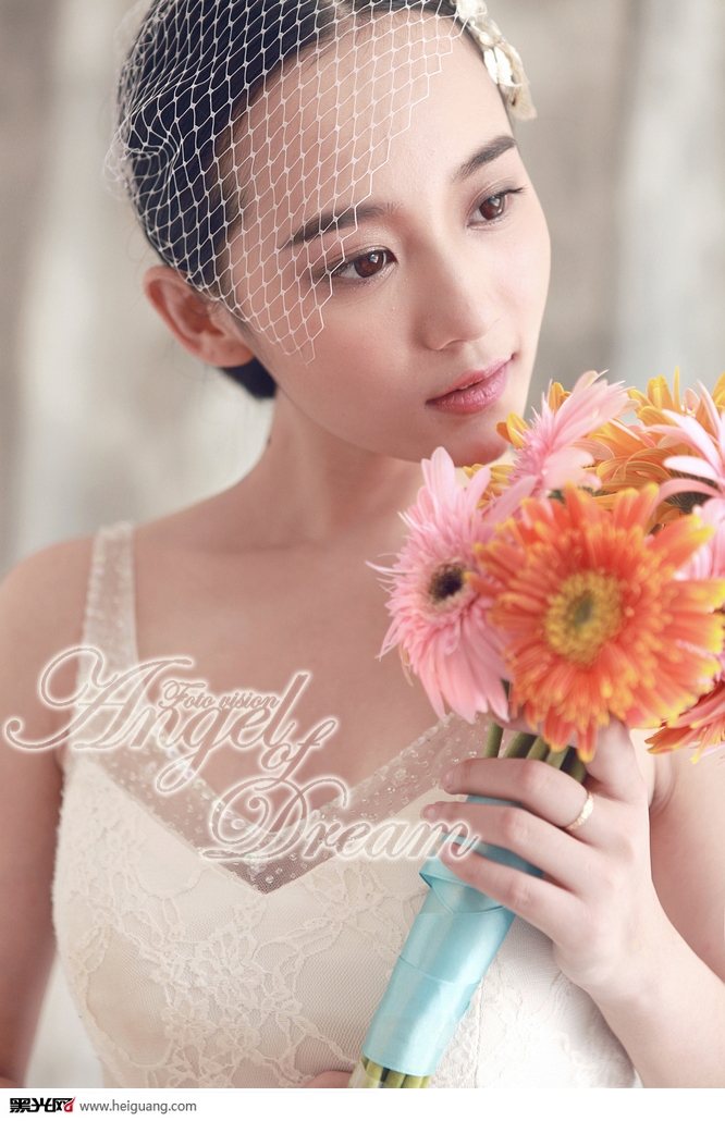 点击大图看下一张：一个人的婚纱 婚纱摄影