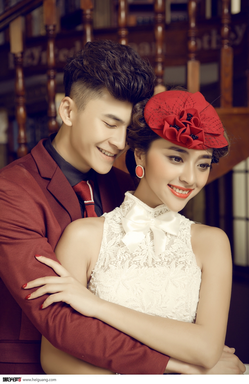 点击大图看下一张:圣彼德藏书阁 婚纱摄影