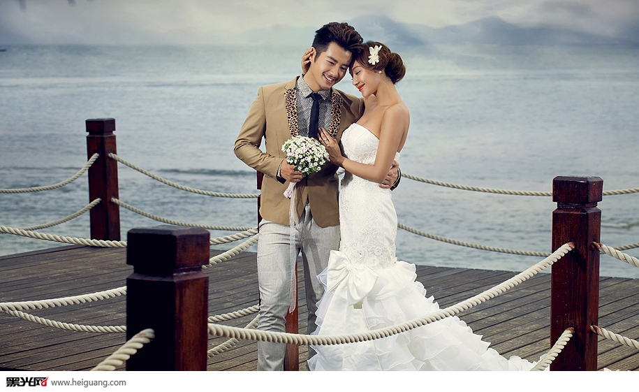 点击大图看下一张：爱在旅途 婚纱摄影