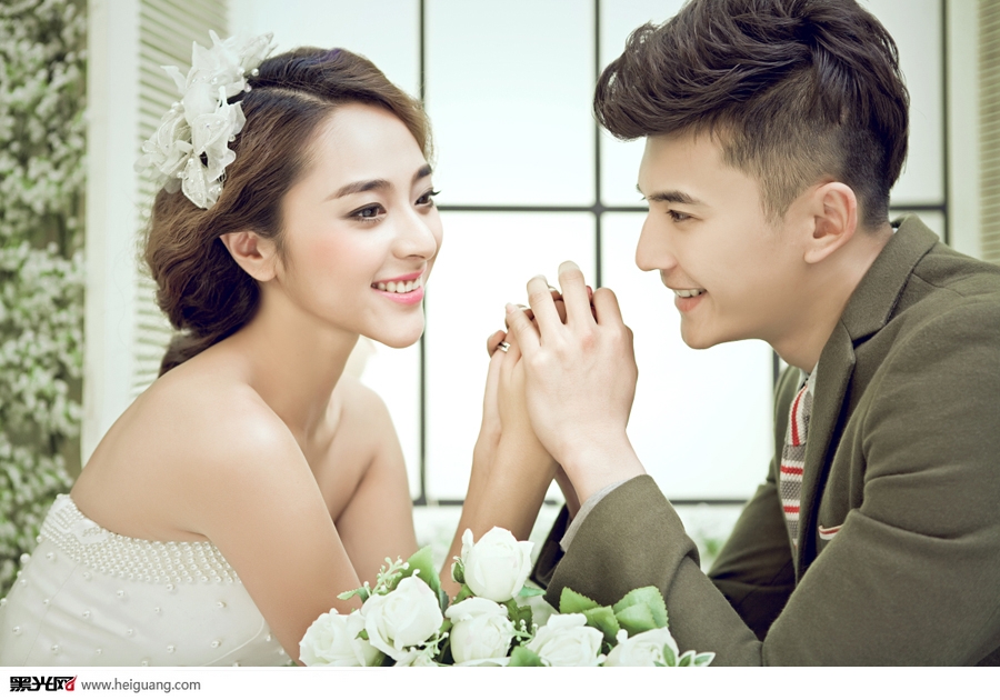 点击大图看下一张：汉城恋人 婚纱摄影