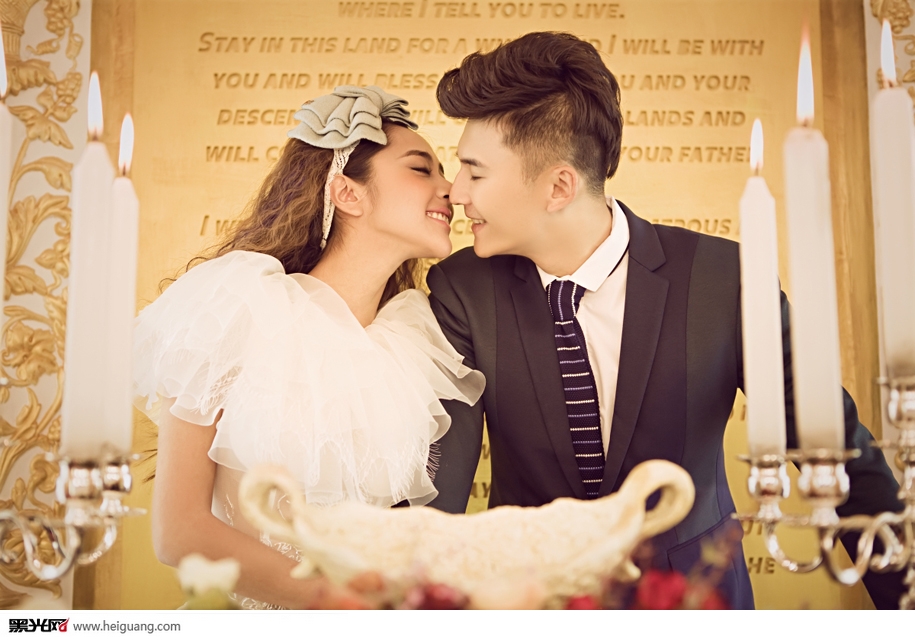 点击大图看下一张:欧式教堂 婚纱摄影