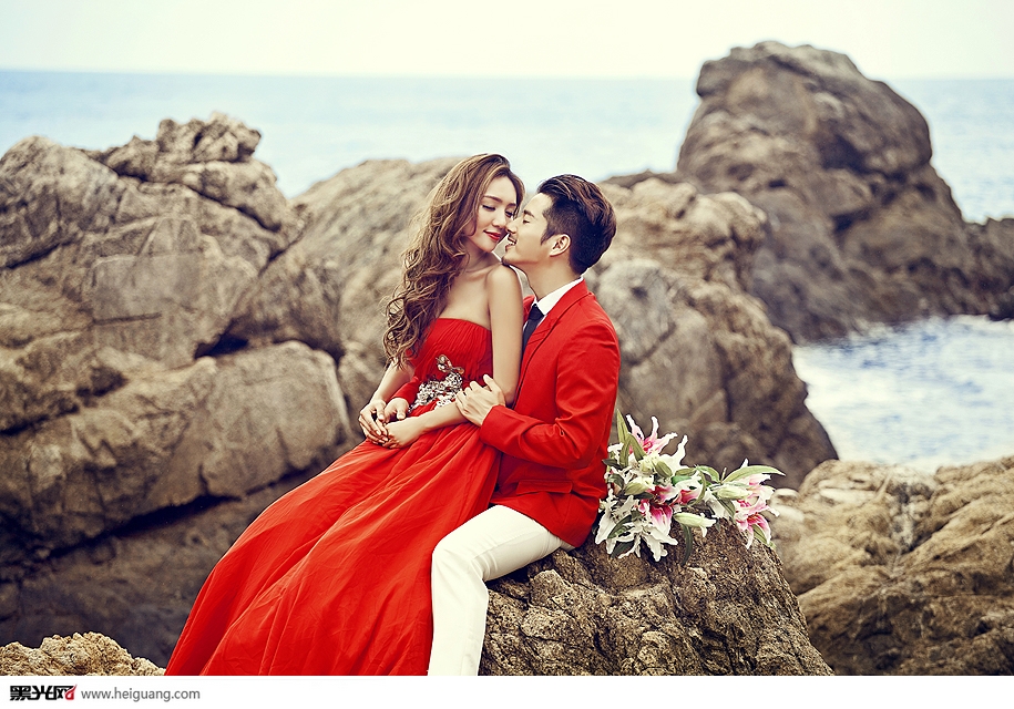 点击大图看下一张：蓝色天堂 婚纱摄影