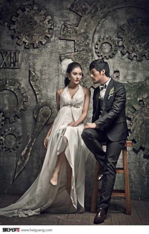 点击大图看下一张：幸福时刻 婚纱摄影